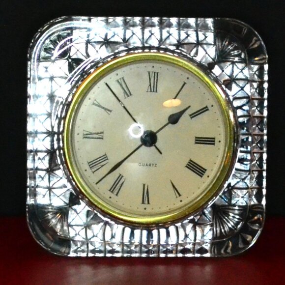 Vintage Quartz Crystal Table Or Desk Clock Faceted Surface Quartz Movement - Picture 2 of 4